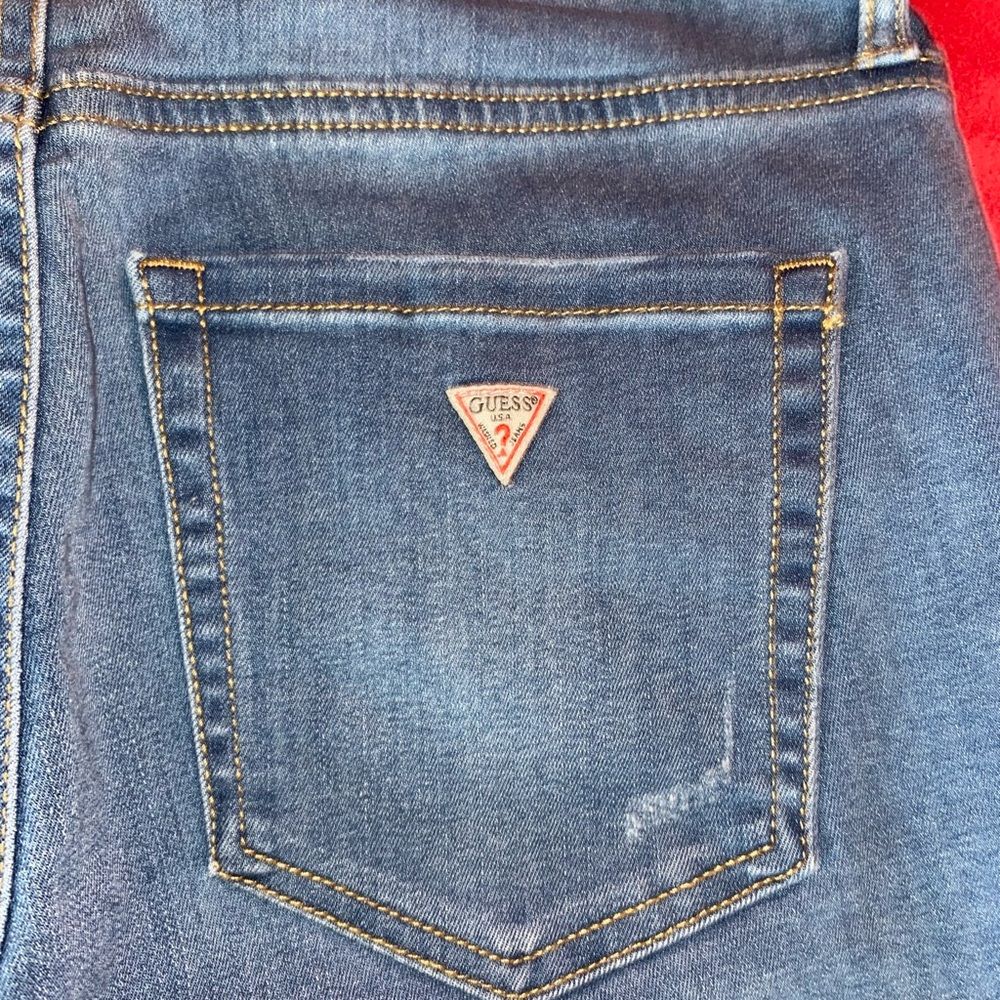 Women’s GUESS jeans #guess 🖤